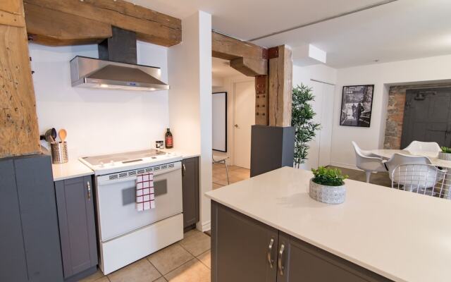 1821 Industrial Loft in Old Port by Nuage