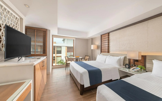 Henann Crystal Sands Resort