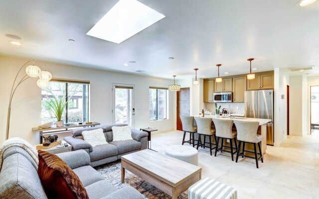 Paradise Valley Abode: Pool, Near Downtown Phoenix