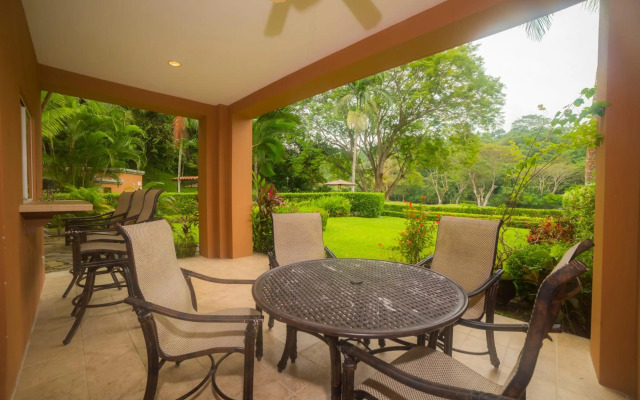 Nice ground floor 3 bedroom with golf view