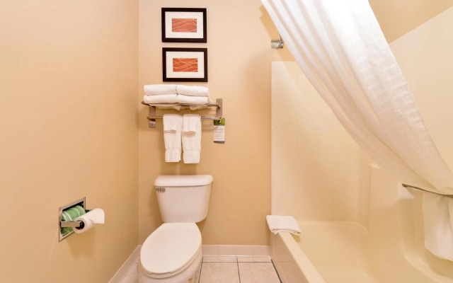 Comfort Inn & Suites Riverview near Davenport and I-80