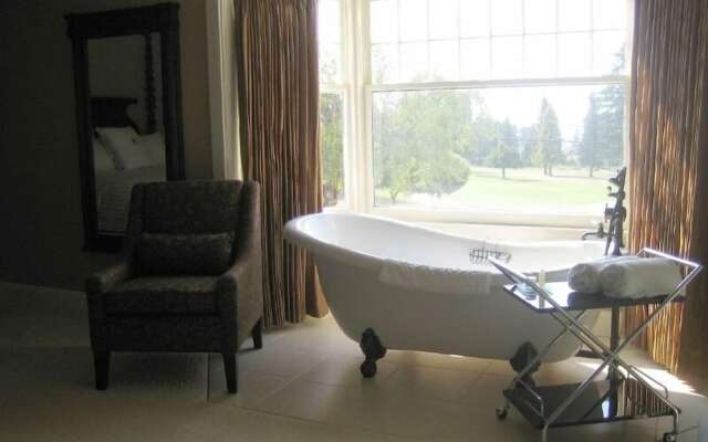 Crown Mansion Boutique Hotel & Villas