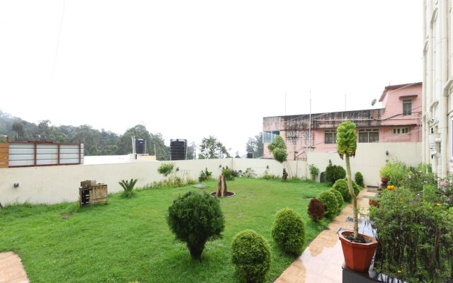 OYO 4943 Sandanams Villa