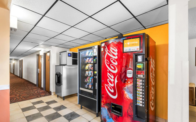 Super 8 by Wyndham Dumfries/Quantico