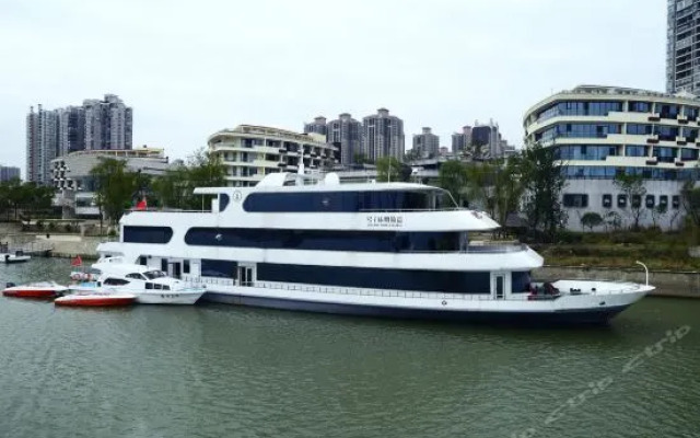 Jiazhou Ligang Hotel