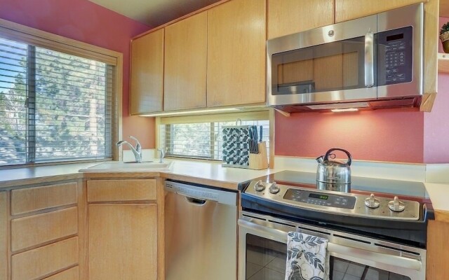 River Ridge 416a 2 Bedroom Condo by RedAwning