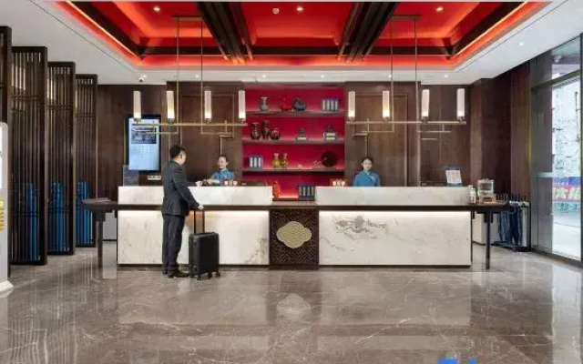 TILL BRIGHT Hotel (Tuojiang Store, Phoenix Ancient City)