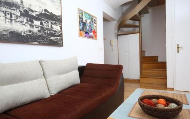 Split on the beach, 2 floors & wide terrace