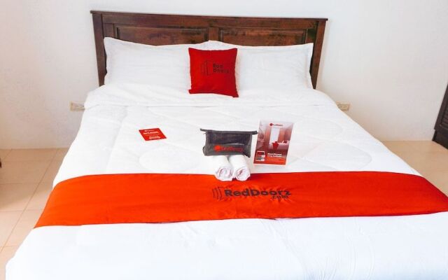 Reddoorz Premium @ the Trillium Residences