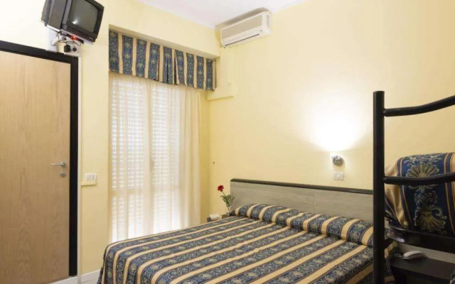 Club Hotel Bikini & Tropicana