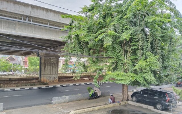 Metro Hotel Bekasi by Cocotel