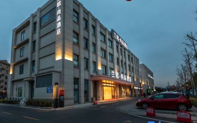 Shanghai Songjiang Sheshan LanOuShangPin Hotel
