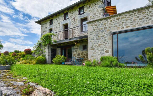 Exquisite Mansion in Cantal with Jacuzzi, Sauna and Pool