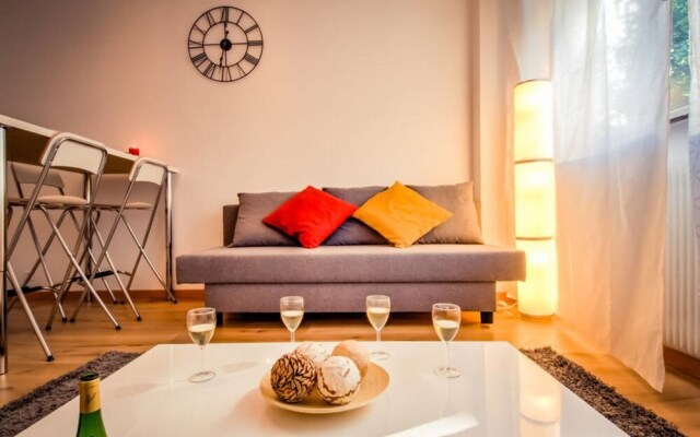 Nice 2 Rooms in European District