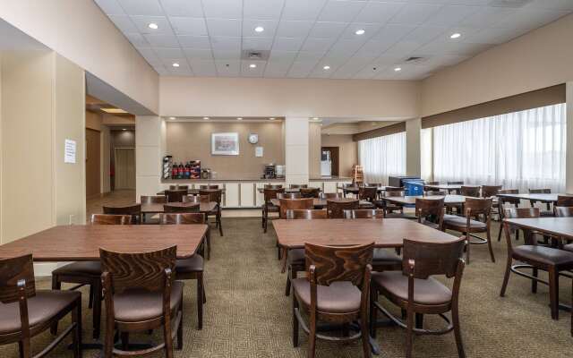 La Quinta Inn & Suites by Wyndham New Haven