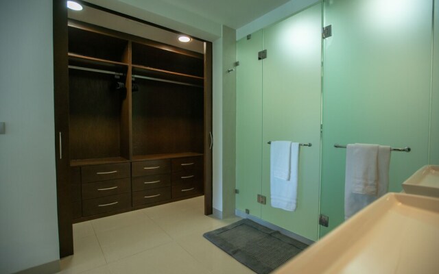 Casa Azul With Private Pool 2 Bedroom Condo by RedAwning