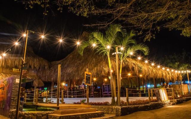 Tiki Hut Hostel Palomino
