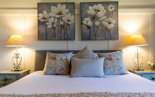 Brokenback Vineyard Luxe Homestead at Oakvale Wines