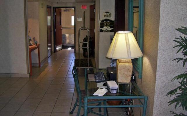 Comfort Inn & Suites Airport
