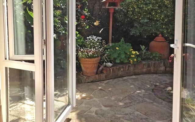 Mulberry Cottage B&B