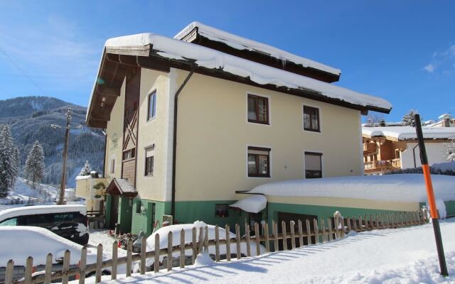 Peaceful Apartment in Gerlos near Ski Area Zillertal Arena