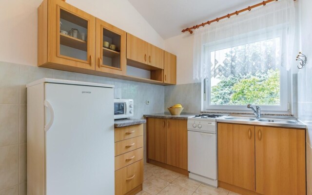 Stunning Home in Liznjan With Wifi and 3 Bedrooms