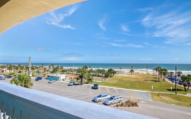 Deluxe Condo at the heart of Main Beach by RedAwning