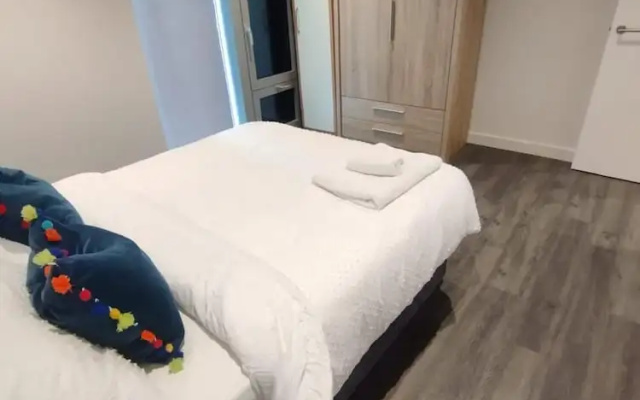 Immaculate 3-bed Apartment Homes in London