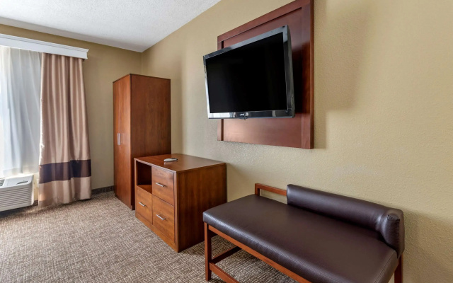 Comfort Inn & Suites El Dorado
