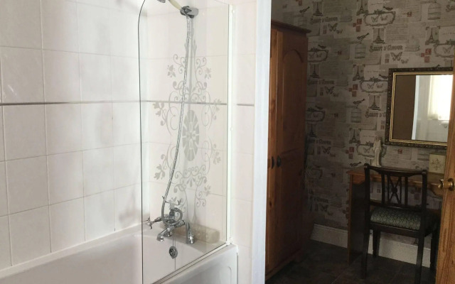 Plas Llwyd Guest House