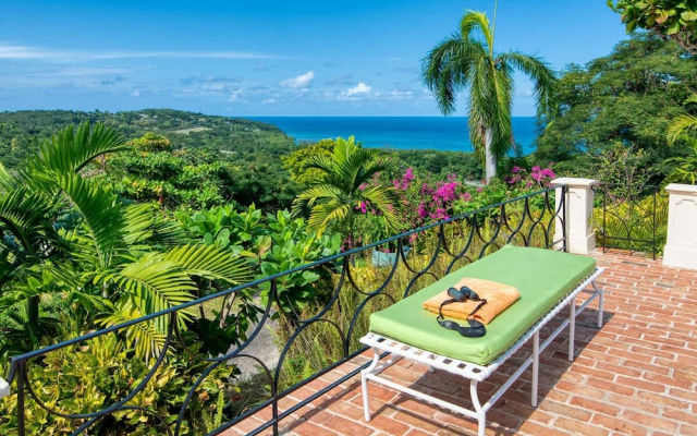 Private 2BR Open-air Villa Panoramic Views Pool