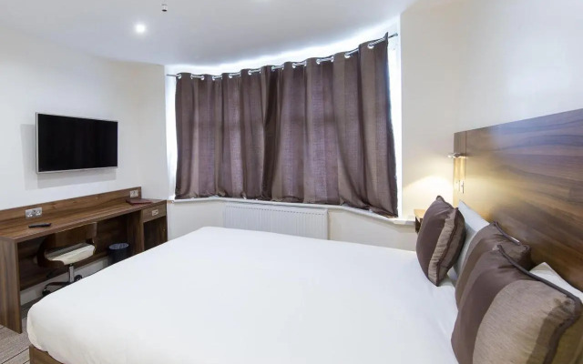 Heathrow-Windsor House for contractors & big groups