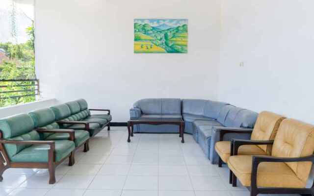 OYO 2952 Elohim Kost