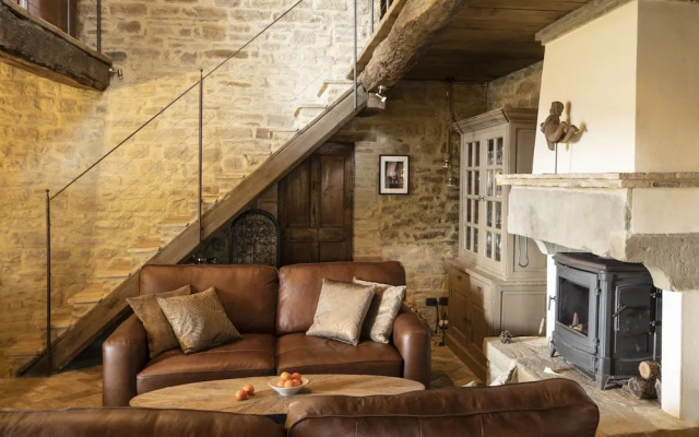 Umbrian Villa Retreat in Pietralunga With a Pool