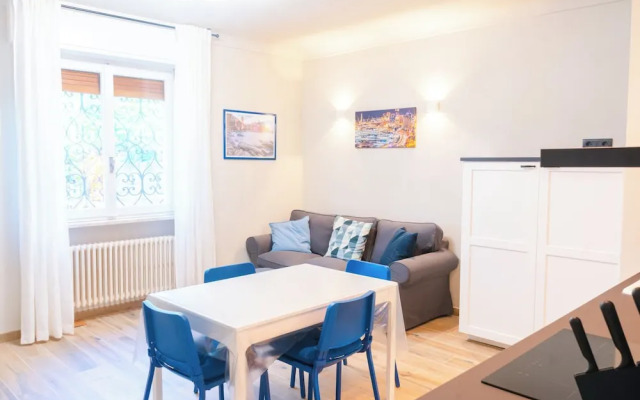 Lemon Apartment with Garden and Sea View