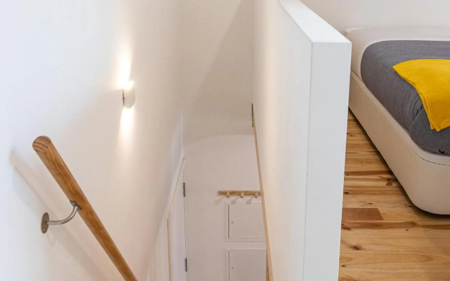 Alvaro's Charming Loft by MP