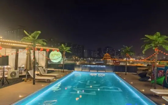 King13·Nest Hotel (Xi'an Ming City Wall Xi'an Railway Station Metro Station Branch) – Outside – Xi'an