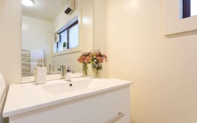 Large Distinctive AND Spacious Family Home