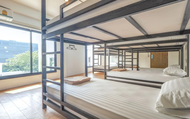 OYO 820 Labkoff Cafe and Hostel