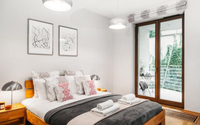 Wawel Luxury Apartments by Amstra