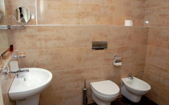 Groane Hotel Residence