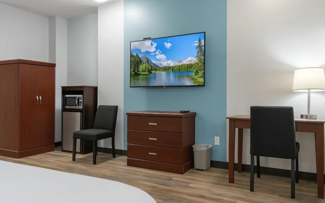 Signature Inn & Suites Hamilton