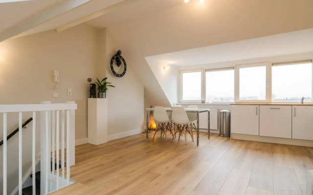 Beautiful penthouse near Rai and centre