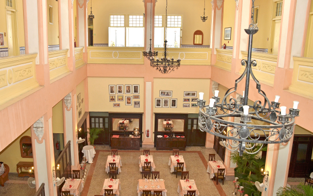 Hotel E Velasco