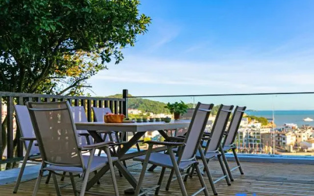 Wukong Seaview Hostel