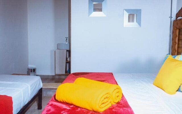 Friends To Be - Hostel