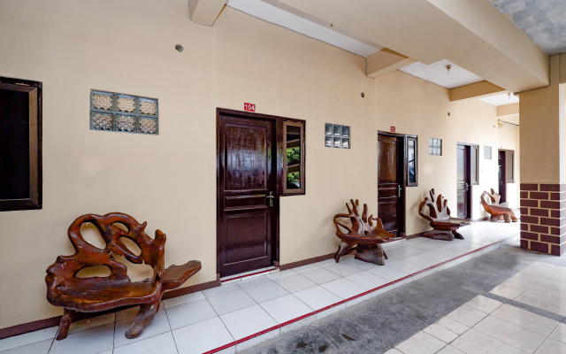 OYO 1706 Hotel H&w Solo