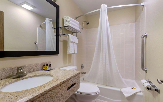 Best Western Plus Altoona Inn