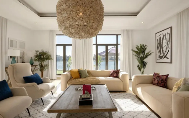 Villa on Beach w Private Pool The Palm Jumeirah
