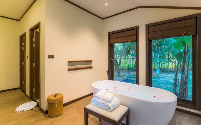 Dasein Chalong Bay Hotel